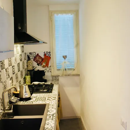 La Finestra Sul Borgo Apartment *